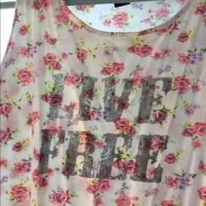 “Live free” fringed mussel tank top